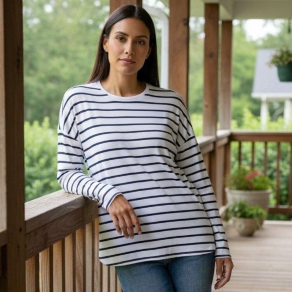GAP Woman M Lightweight Shirt Stripe Long Sleeve Top Shirttail Lightweight